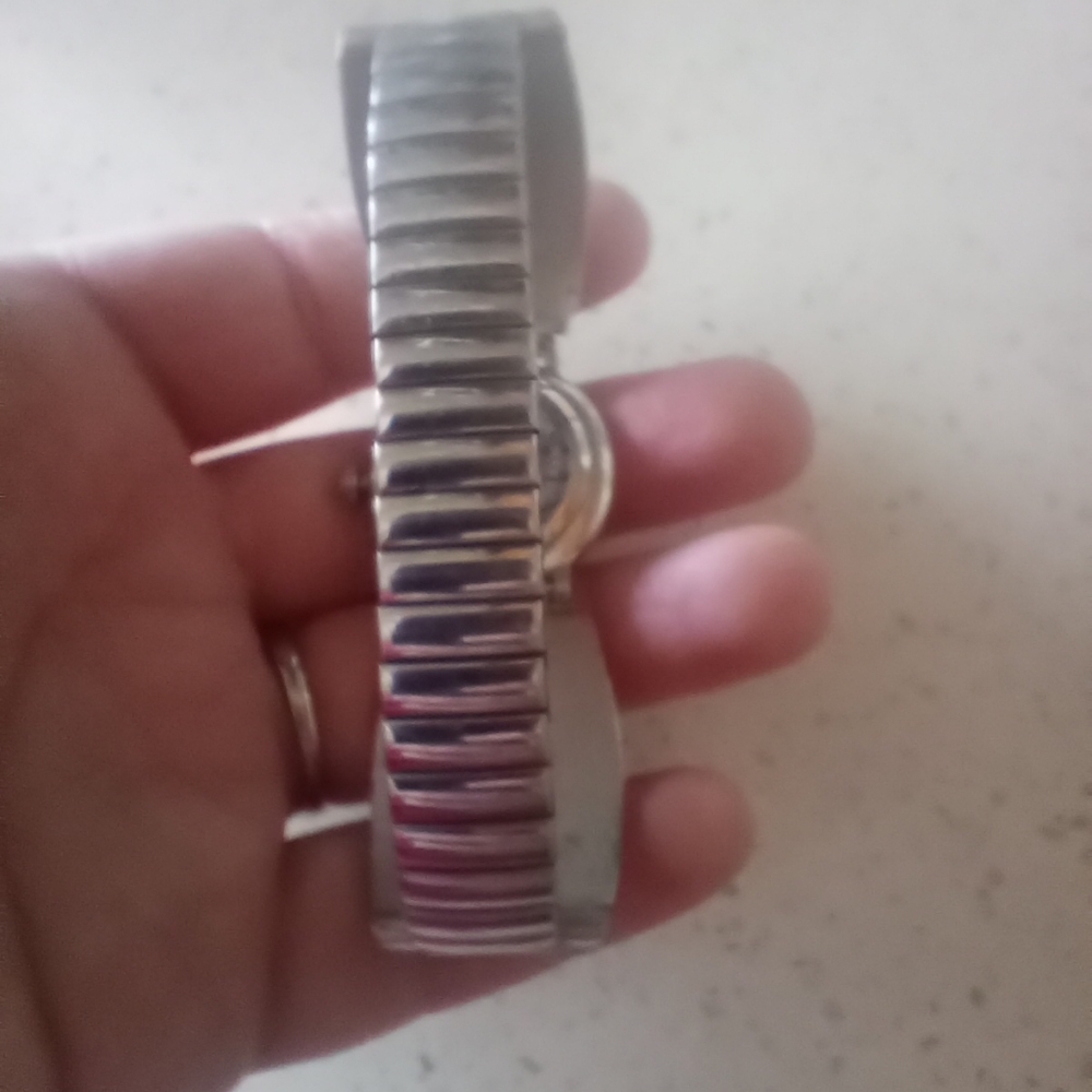 Western Style Watch - Picture 6 of 9